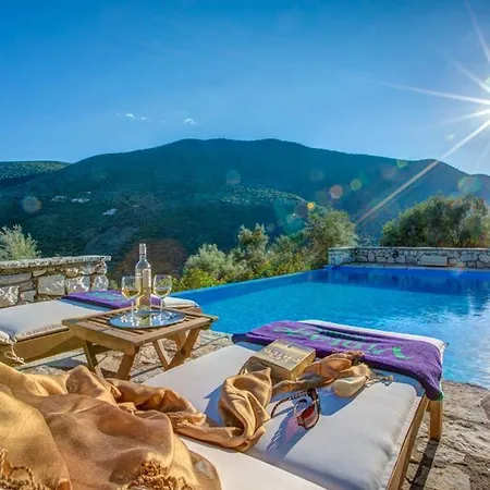 Sleeps 6 Pool Villa Sývota